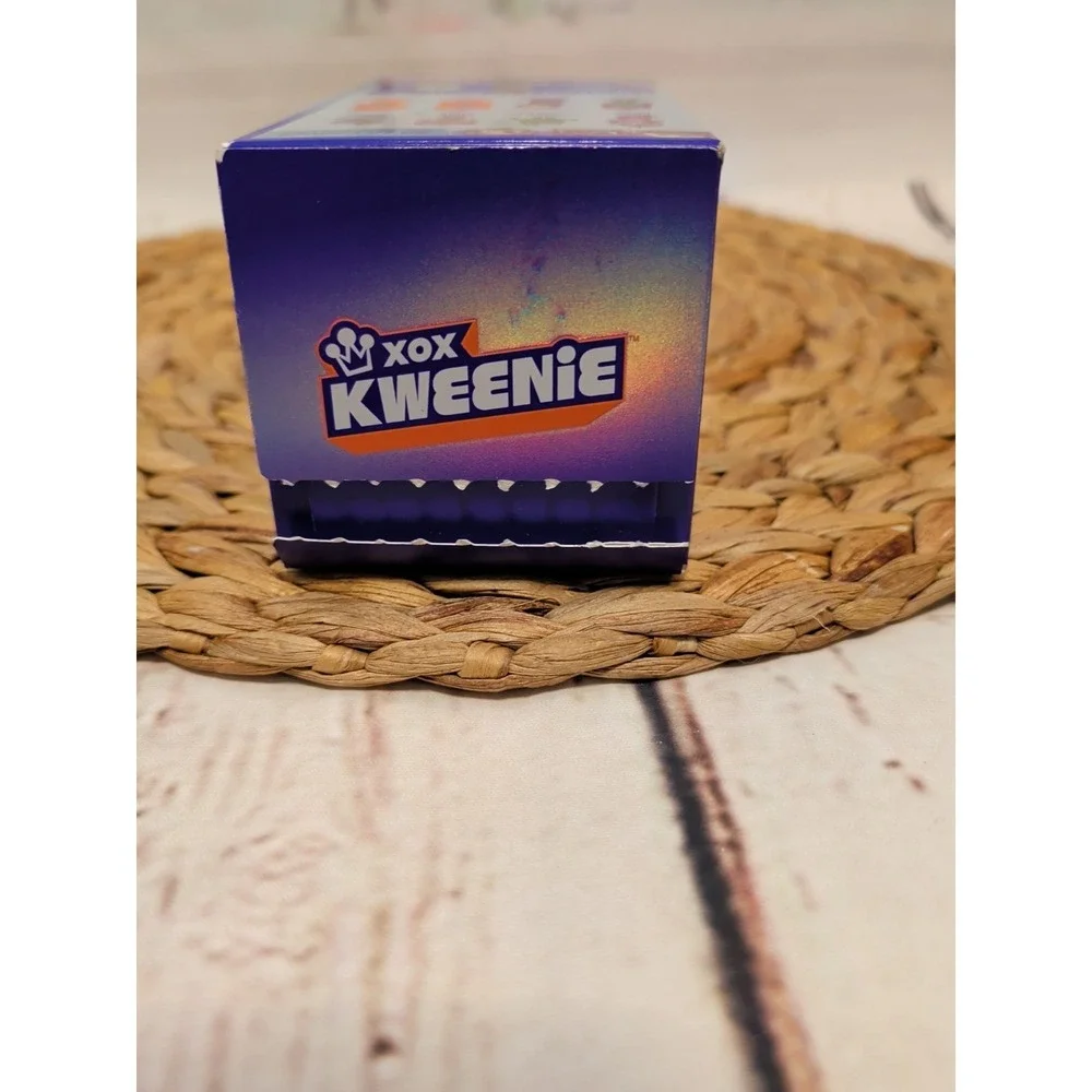 XOX Kweenie Quirky Kweens Mystery Figurine & Display Case NEW With Open Box
